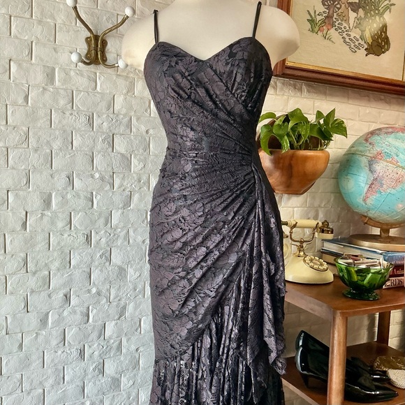 Vintage 1980s Black Lace Overlay Boned Bodice Side Ruched Ruffle Hem Midi Dress - Picture 3 of 17